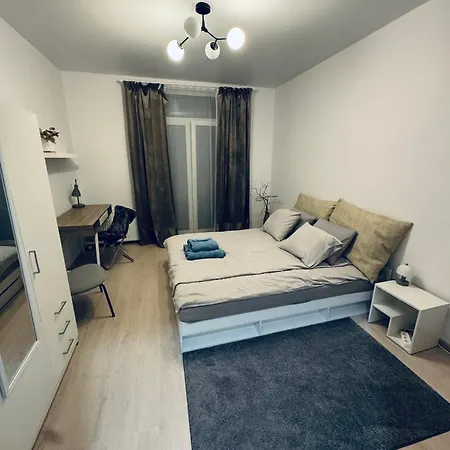Refurbished Apartman
